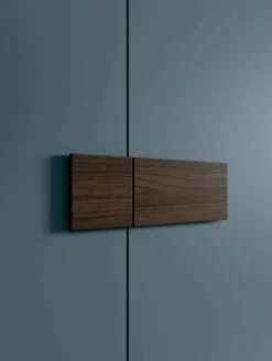 Armadio 8 ante battenti con Porta TV girevole Noce moro e Blu petrolio disponibile in vari colori