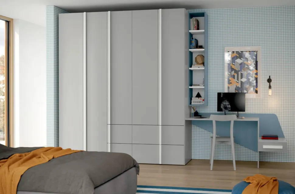 Armadio 5 ante battenti e 4 cassetti con maniglia a tutta altezza Dea disponibile in 2 misure e 15 colori