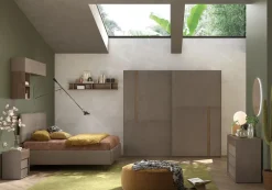 Armadio 2 ante scorrevoli con inserti Leonard in finitura Bronzo e Rovere Mercure disponibile in 2 misure