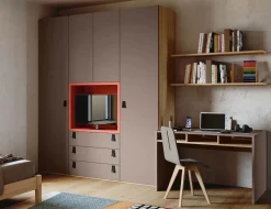 Armadio battente con Vano Porta TV, Bronzo, Noce e Rosso Corallo moderno e funzionale disponibile in 2 misure e vari colori