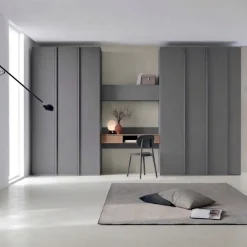 Armadio battente doppio modulo 3 ante con Zona Studio Sospesa in finitura Grigio Titanio in 15 colorazioni