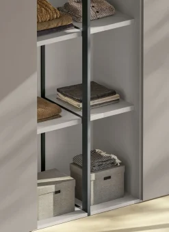 Armadio con 6 ante battenti e scaffalatura con telaio in alluminio Baltimora disponibile in 20 colori