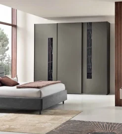 Armadio con 3 ante scorrevoli con inserti in vetro Stefy linea Domino disponibile in vari colori