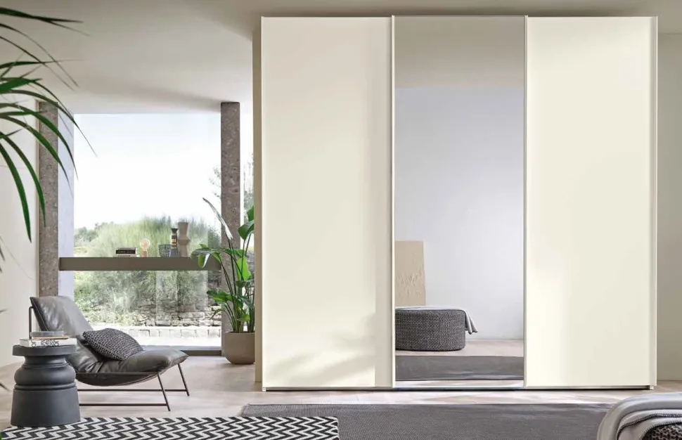 Armadio con 3 ante scorrevoli con specchio Coldy linea Domino disponibile in vari colori