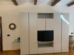 Armadio con vano Tv girevole 5 ante battenti e 4 cassetti linea Airone