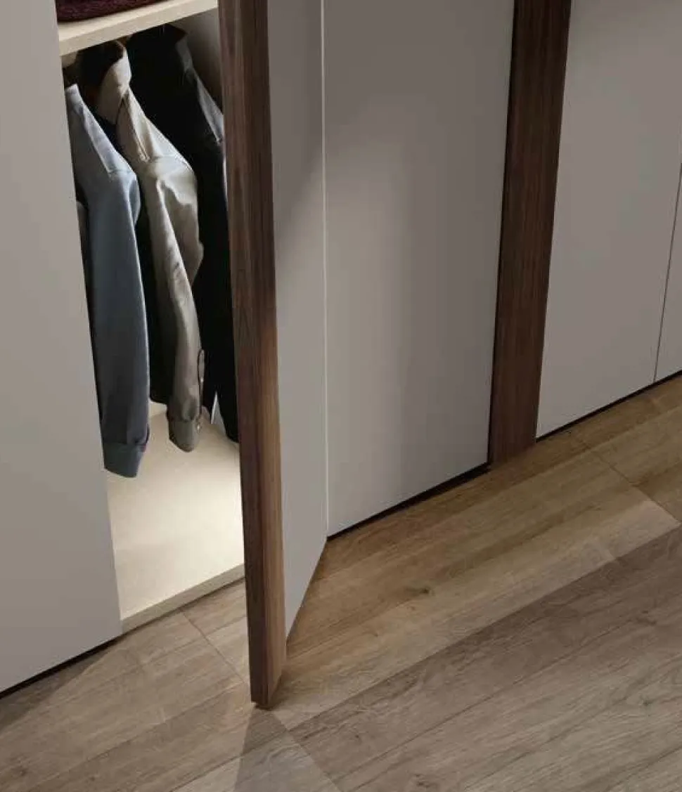 Armadio moderno 6 ante battenti con maniglia Integrata a tutta altezza disponibile in vari colori