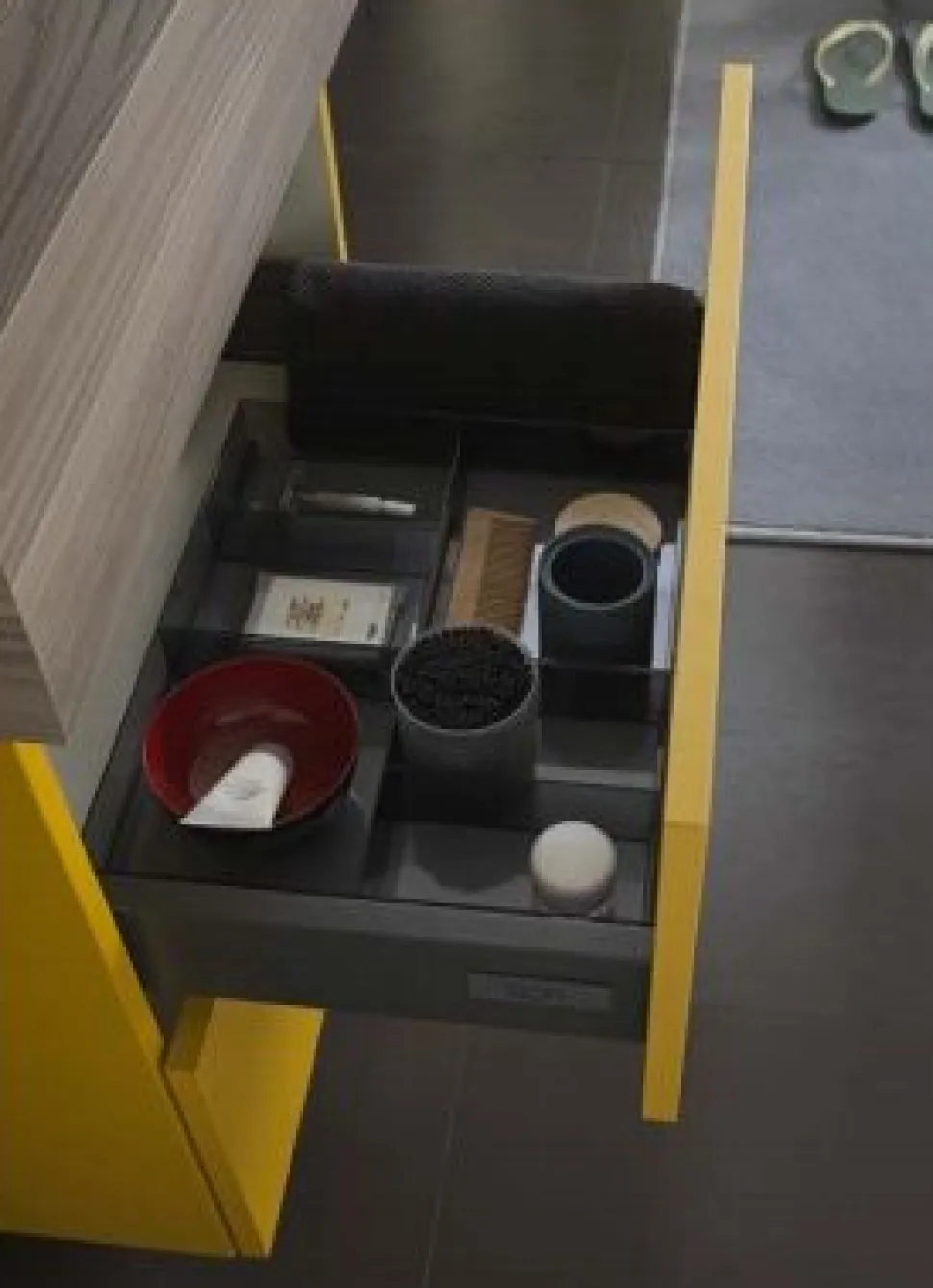 Bagno sospeso Aron disponibile in vari colori