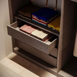 Cabina armadio lineare componibile 273x240h finitura Cashmere disponibile in 4 colori
