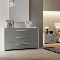 Cassettiera moderna 3 cassetti con maniglia in MDF rivestito Erika disponibile in vari colori