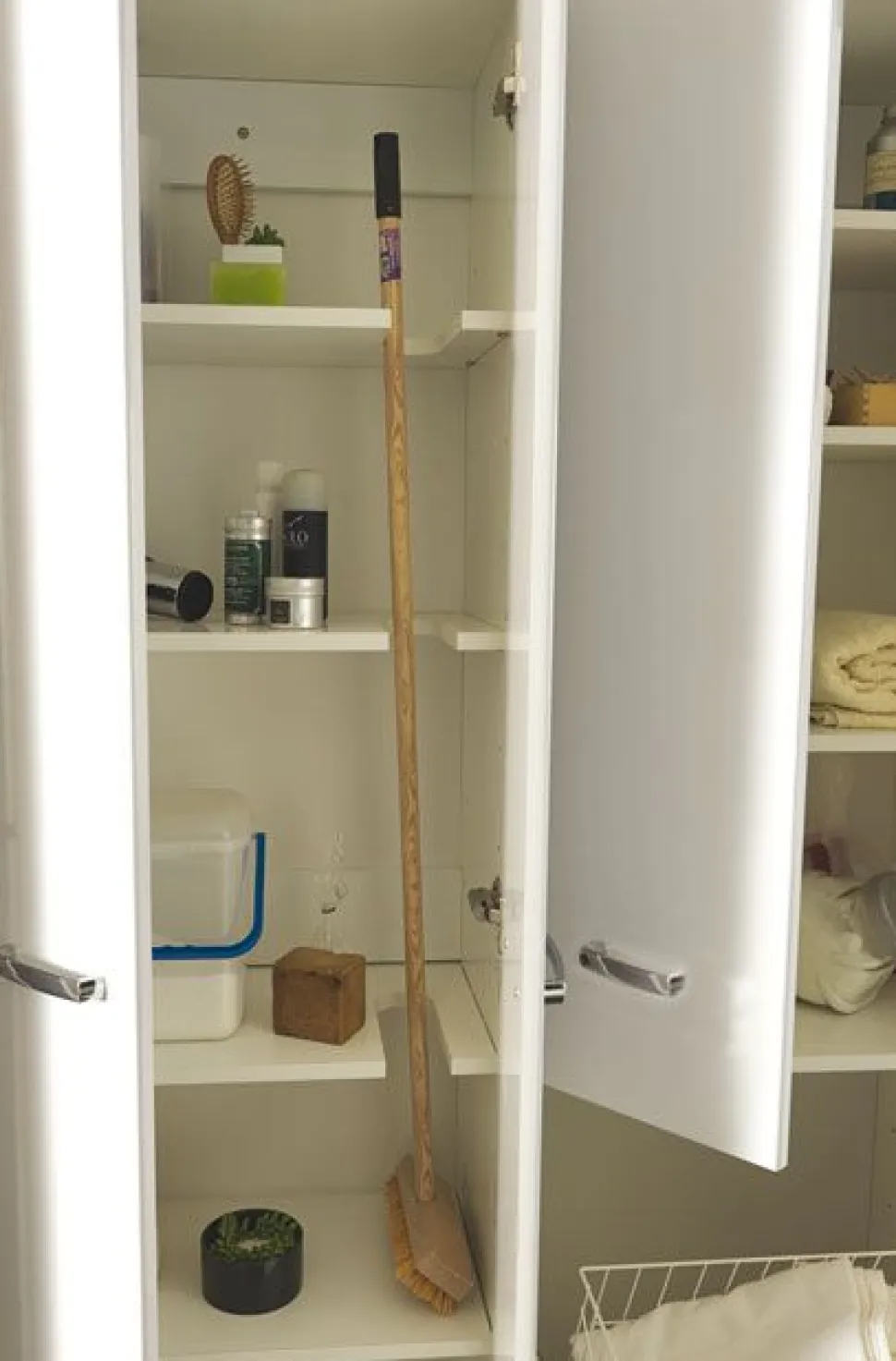 Colonna armadio un anta battente a terra Eko L44xP37xH189