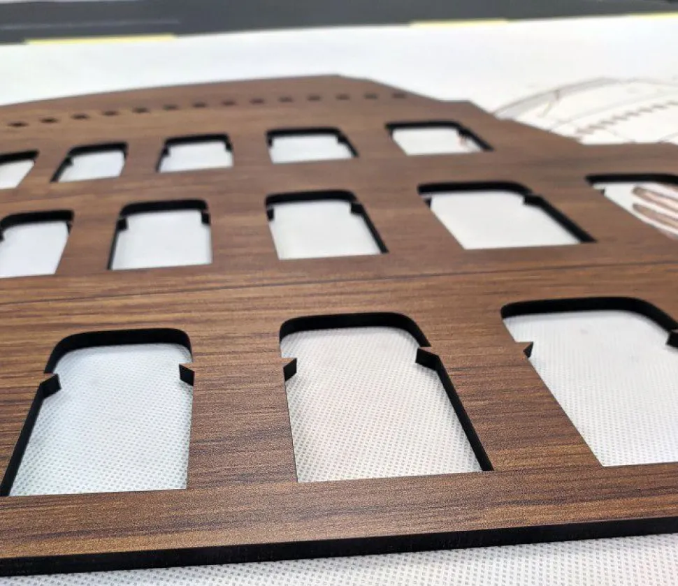 Colosseo Roma - quadro in legno mdf scuro larghezza 1,1 metri