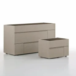 Comodino a 2 cassetti con maniglia in metallo verniciato Eros disponibile in 2 misure e vari colori