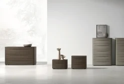 Comodino a 2 cassetti con maniglia integrata Helena disponibile in vari colori