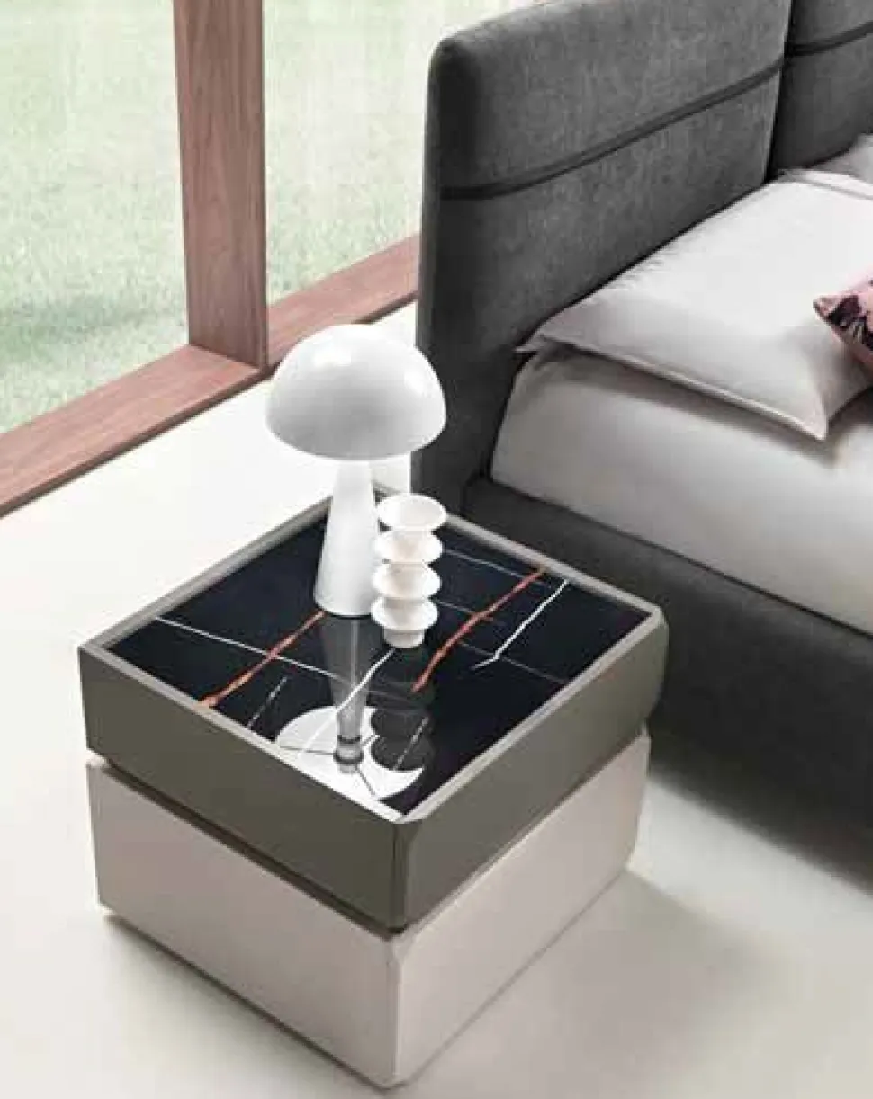 Comodino 2 cassetti Fergus linea Domino disponibile in vari colori e 2 misure