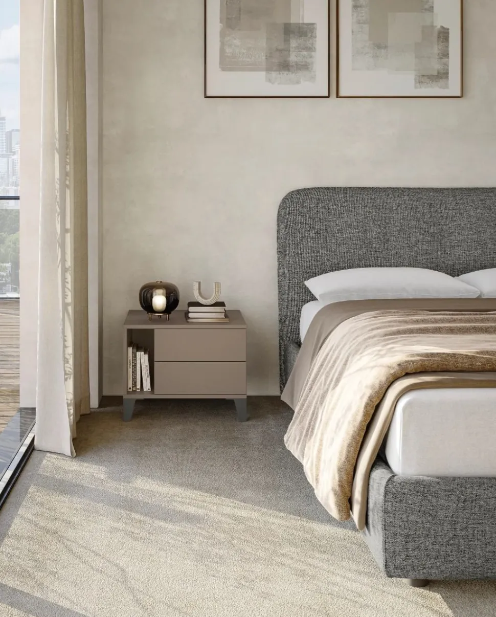 Comodino retrofinito Canapa senza maniglia con piedini in metallo Isabelle disponibile in vari colori