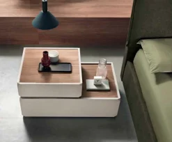 Comodino sfalsato 2 cassetti Fergus linea Domino disponibile in vari colori