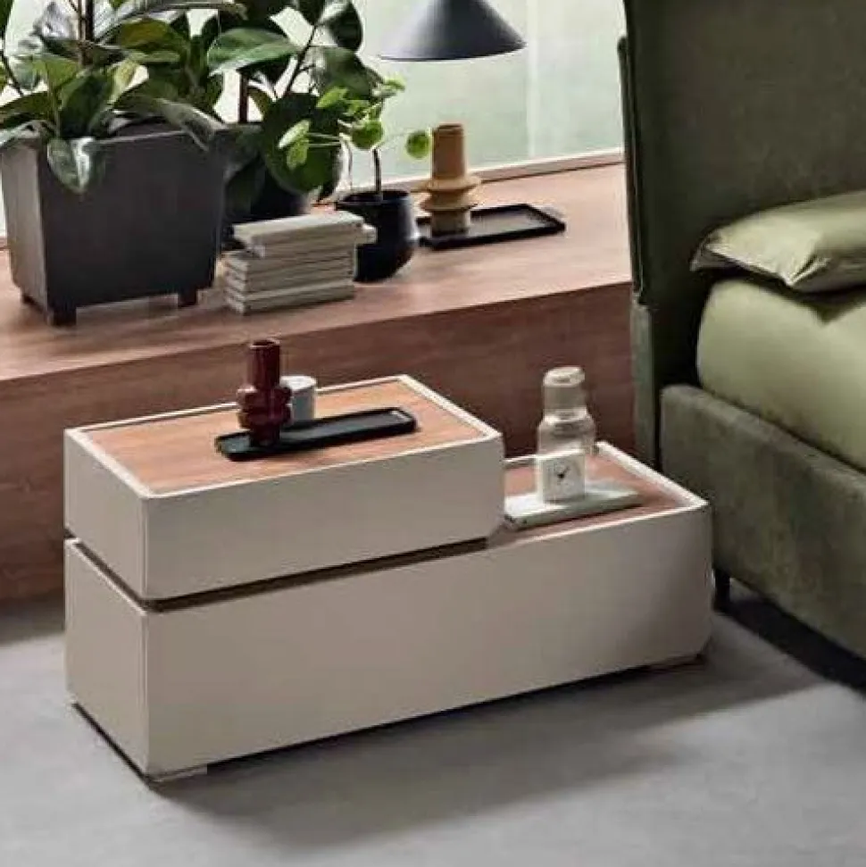 Comodino sfalsato 2 cassetti Fergus linea Domino disponibile in vari colori