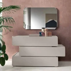 Comò sfalsato 3 cassetti Fergus linea Domino personalizzabile in vari colori