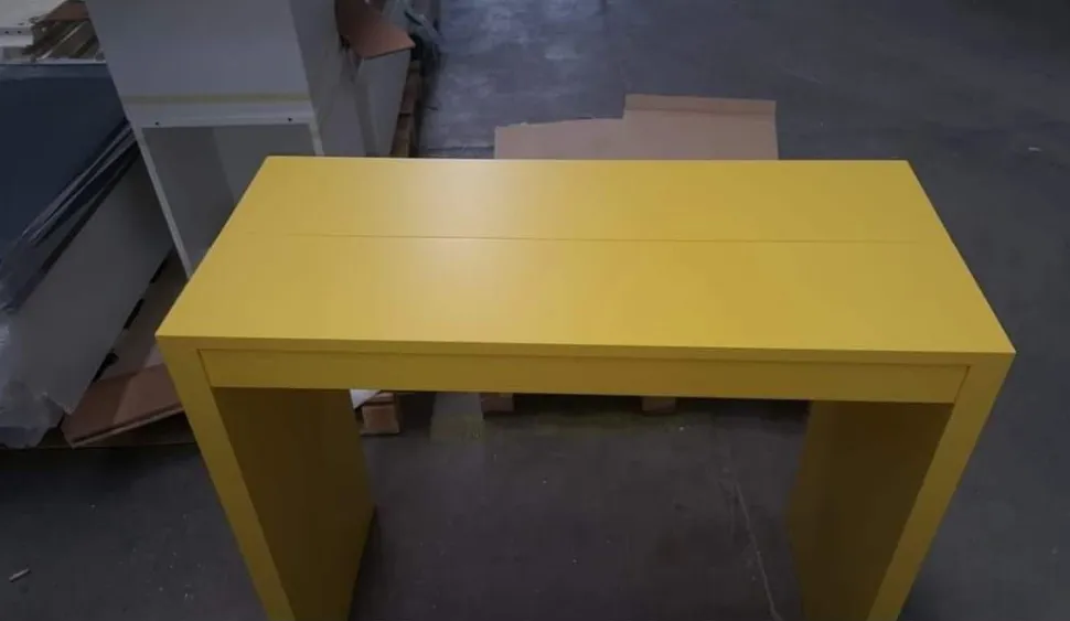 Consolle allungabile colore Camomilla modello Julien laccato lucido o opaco 3 mt