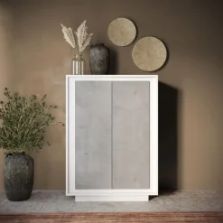 Credenza 2 ante battenti in bianco laccato opaco e pannelli effetto beton linea Beton