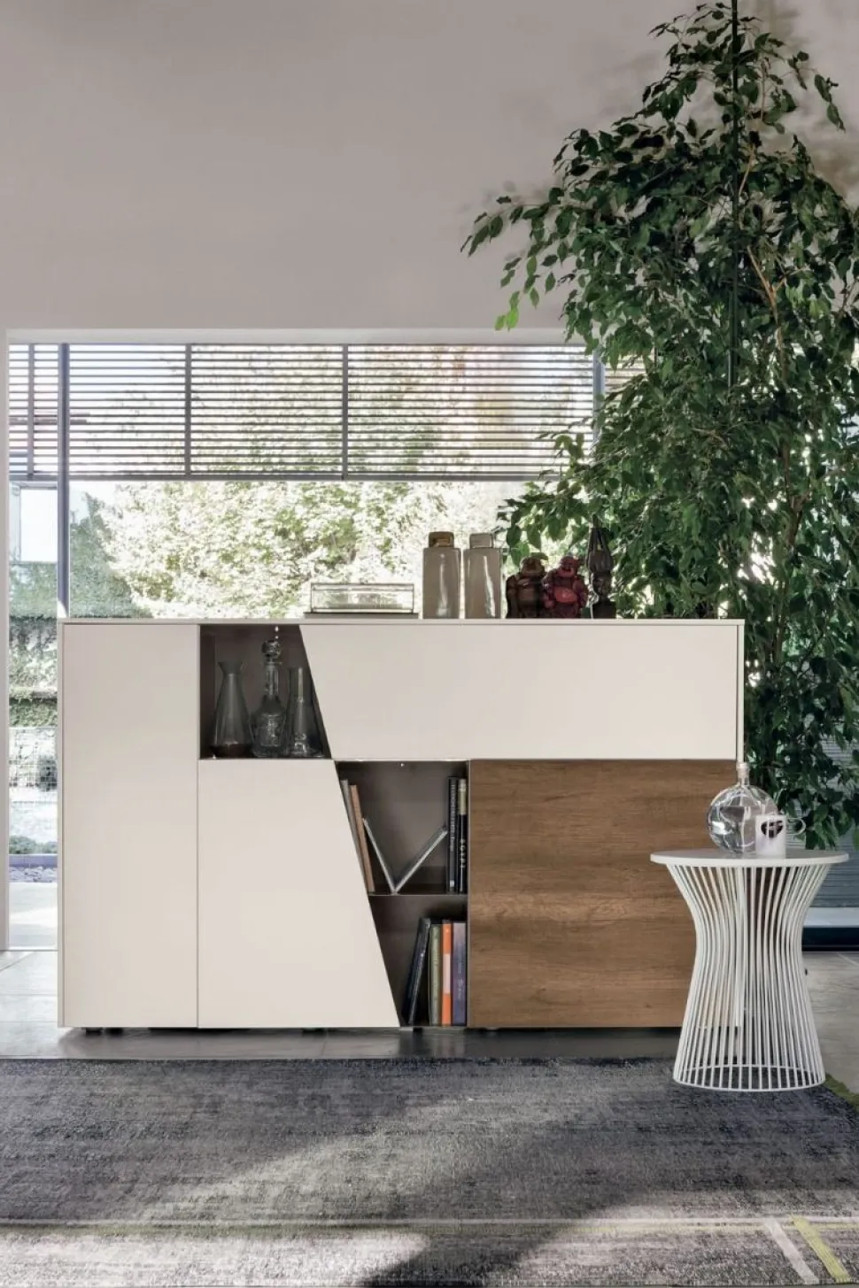 Credenza 4 ante Diagonal linea Nais disponibile in vari colori