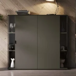 Credenza moderna 2 ante Grigio cenere con inserti in vetro fumè disponibile in vari colori