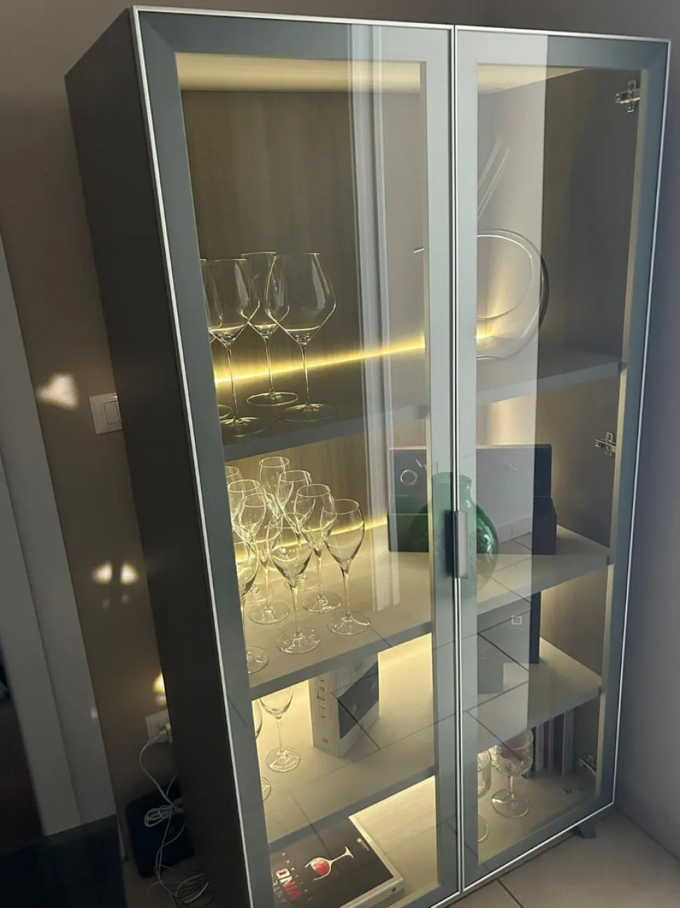 Credenza moderna 2 ante in vetro larghezza 90 cm in 2 altezze
