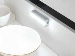 Illuminazione a LED Rigel ricaricabile con USB per cassetti interni con sensore di vibrazione