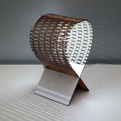 Lampada da Tavolo in Legno Traforato Lynx - Design Leonardo Criolani (Colore su Richiesta)