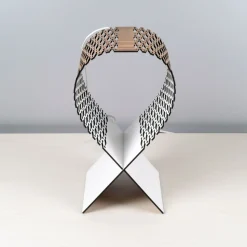 Lampada da Tavolo in Legno Traforato Lynx - Design Leonardo Criolani (Colore su Richiesta)