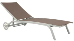 Lettino prendisole con ruote Sandy disponibile in 3 colori
