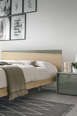 Letto con inserto colorato sulla testiera matrimoniale Robert disponibile in 2 misure e vari colori