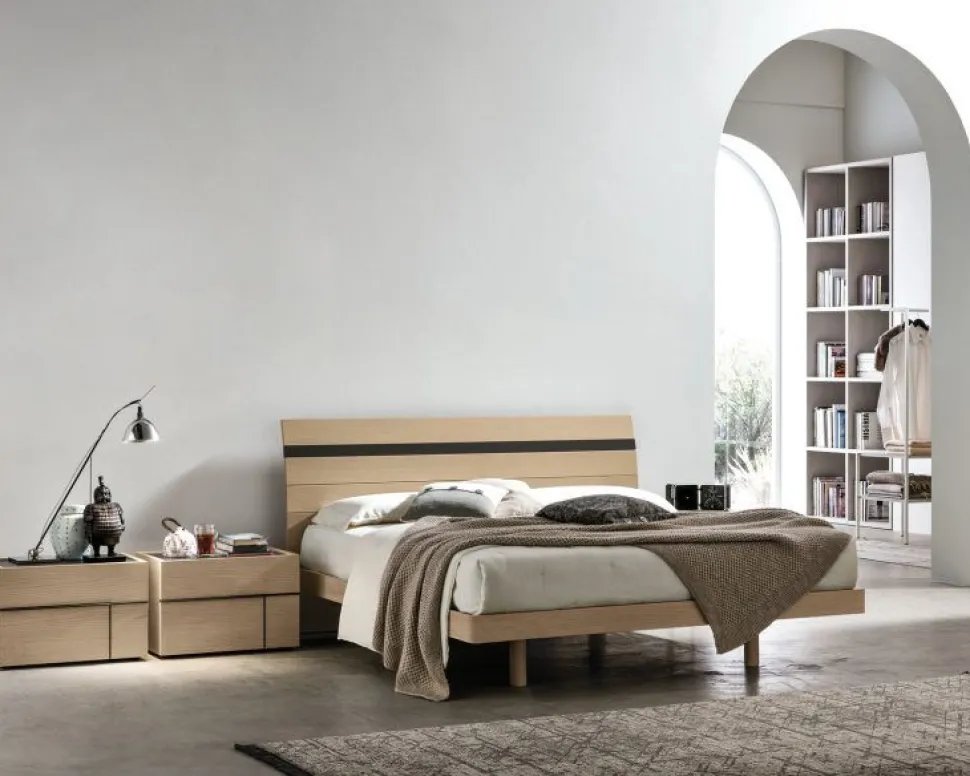 Letto con inserto colorato sulla testiera matrimoniale Jolly disponibile in 2 misure e vari colori