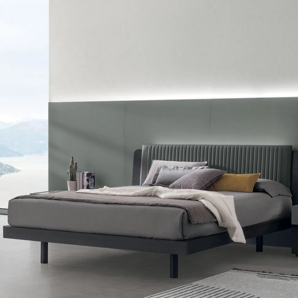 Letto in legno matrimoniale con testiera imbottita Materia disponibile in 2 misure e vari colori