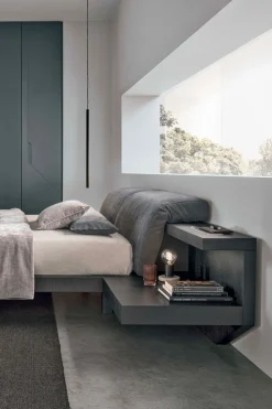 Letto in tessuto imbottito matrimoniale con cuscini reclinabili e comodini integrati Amedeo disponibile in vari colori