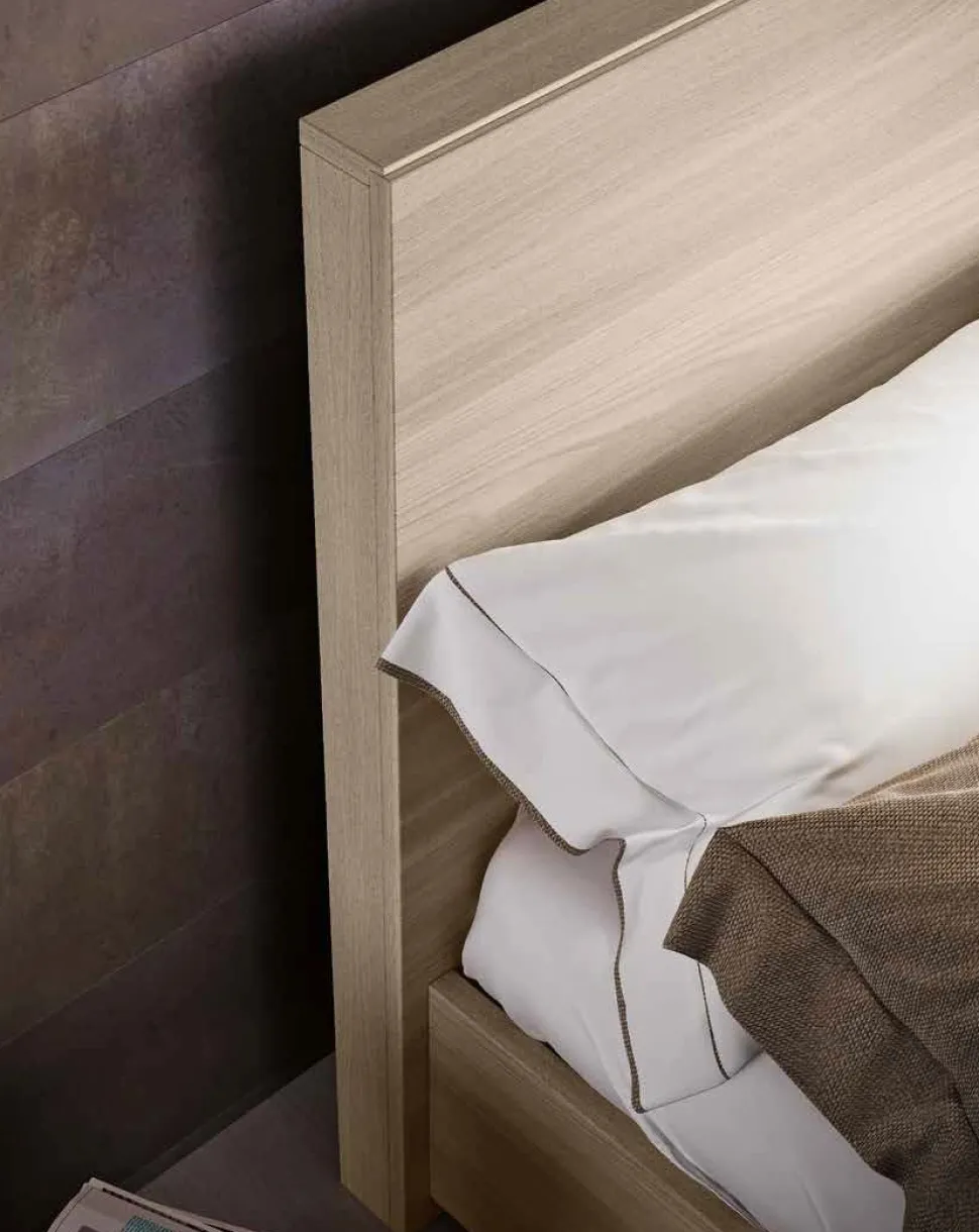 Letto matrimoniale in legno finitura Olmo con testiera da 8 cm disponibile in vari colori
