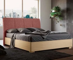 Letto matrimoniale in legno Rovere Nordico con testiera imbottita in tessuto Rosso disponibile in vari colori