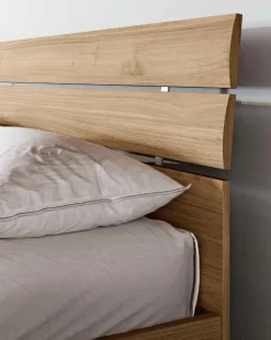 Letto matrimoniale in Noce Biondo con testiera a doghe disponibile in vari colori