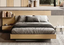 Letto matrimoniale moderno con doppia testiera in legno disponibile in vari colori