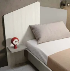 Letto singolo moderno in legno Bianco Frassino e Grigio con testiera asimmetrica bicolore disponibile in 4 misure e vari colori