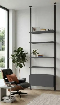 Libreria a soffitto moderna con pali in alluminio ardesia, mensole e pensili grigio titanio
