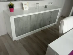 Madia 4 ante battenti linea Beton in bianco laccato opaco e pannelli effetto beton