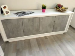 Madia 4 ante battenti linea Beton in bianco laccato opaco e pannelli effetto beton