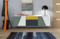 Madia 2 ante e 2 cassetti con piedi in vetro Ilary linea Contact disponibile in 30 colori