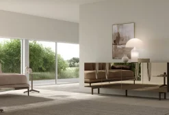 Madia con piedini e 4 ante in vetro specchio curvato Aura disponibile in vari colori