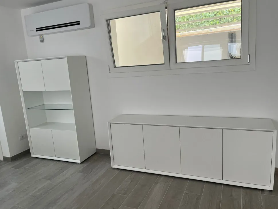 Madia moderna Nuvola frassino 4 ante senza maniglia linea Tilt