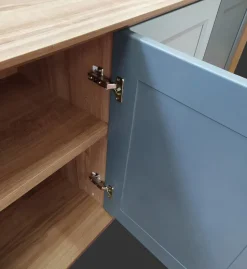 Madia Verde Garda e Bianco Opaco 3 ante senza maniglia linea Tilt CLASSIC