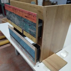 Mobile Bagno 2 cassetti sospeso con presa maniglia a 45° e lavabo integrato Allegra - con serigrafia