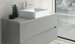 Mobile Bagno sospeso 2 cassetti con presa maniglia integrata e frontali rigati Rigo disponibile in 5 colori