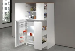 Mobile copri frigorifero a incasso e portaspezie in finitura Bianco lucido e Rovere